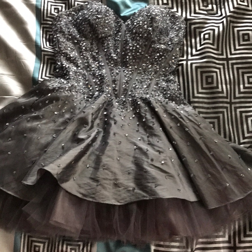 PROM DRESS - Picture 1 of 5
